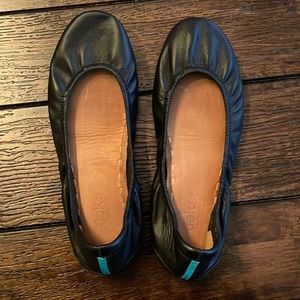 Matte Black Tieks Flats size 8